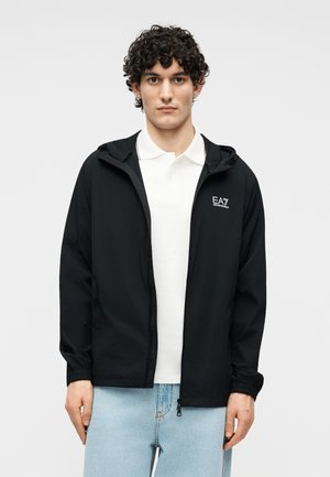 TRAIN CORE HOODIE - Könnyű dzseki - black