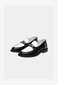 Valgt, white/black