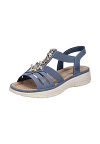 Blauwe stoffen sandal met decoratieve schelpaccenten, meerdere straps, een gevoerde binnenzool en een witte rubberen zool voor comfort en ondersteuning.