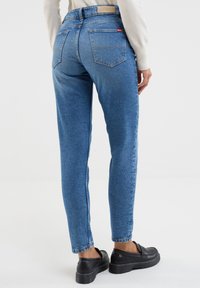 Big Star MAGGIE - Džinsi ar pakāpeniski sašaurinātiem galiem - aquablau