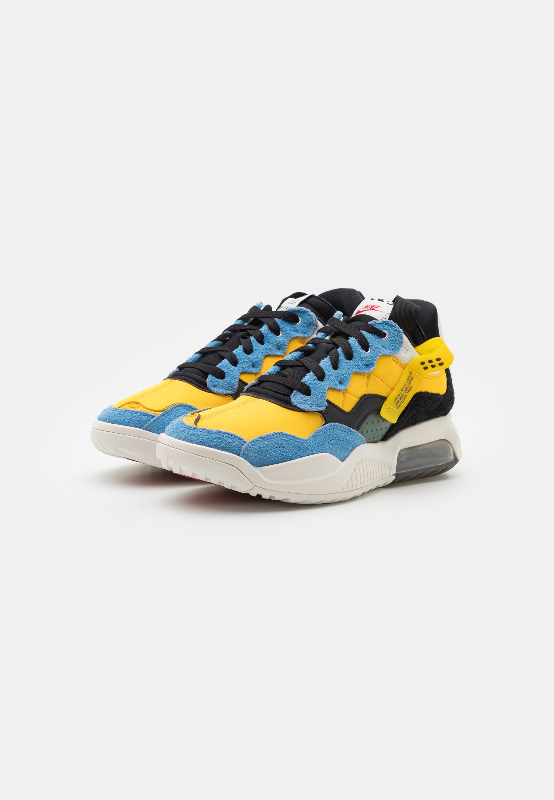 basket doré femme jordan