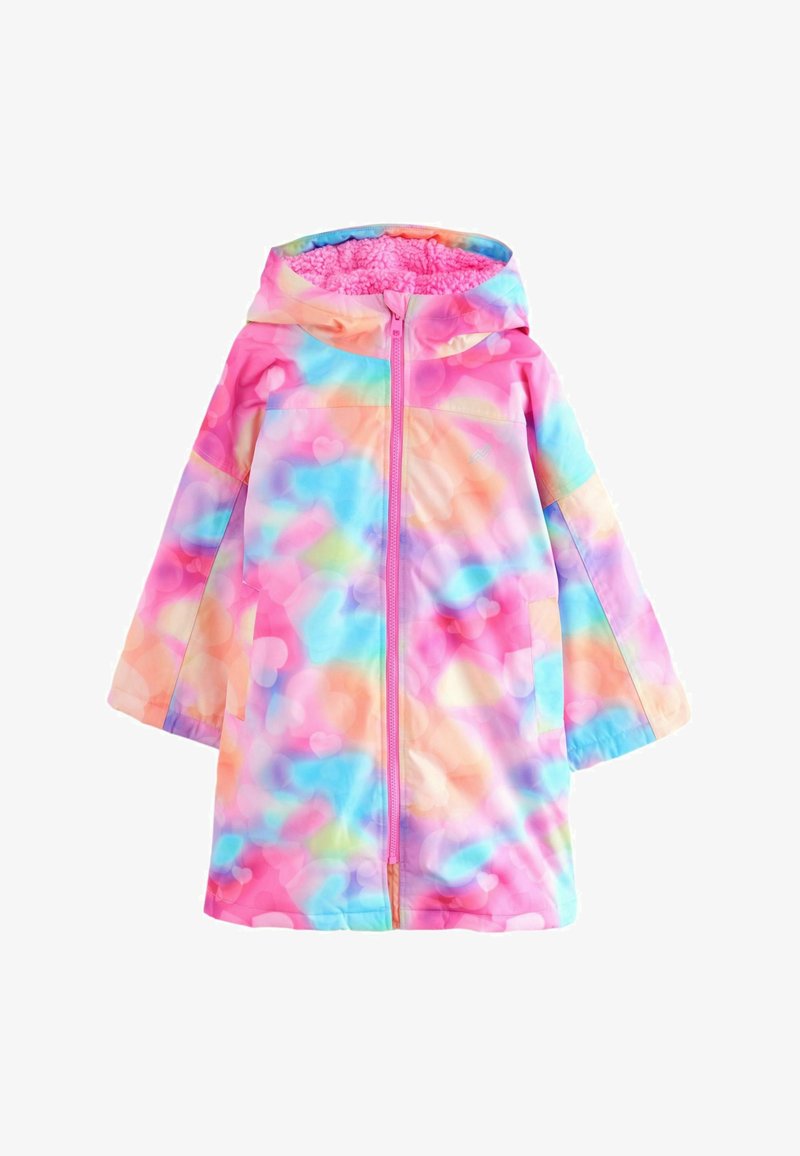 Värikäs, kevyt sadetakki hupulla. Pehmeä vaaleanpunainen vuori, jossa on pastellinvärien gradienttia ja sydänkuvioita. Edessä vetoketjukiinnitys.