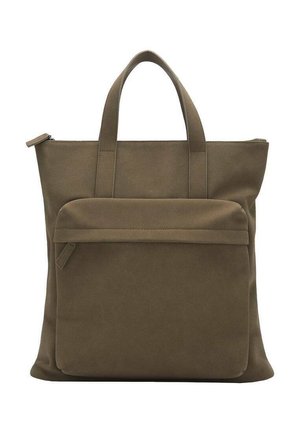 Olivgrön tote-väska i mjukt material, med två handtag, dragkedjestängning och en framficka med klaff. Slät, minimalistisk design.