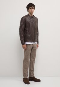 Calliope BIKER - Giacca in similpelle - marrone