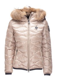 Giacca puffer di colore beige chiaro con cappuccio in pelliccia sintetica. Presenta un design trapuntato, chiusura con zip e polsini e orlo a costine. Include un accento con logo.