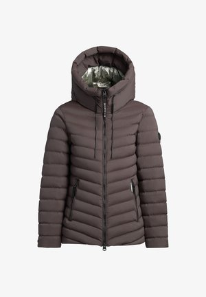 Tumedast pruunist polsterdatud jope kõrge krae ja kapuutsiga. Omab tõmblukk-kinnitust, kahte küljetaskut ja horisontaalset õmblusmustrit.