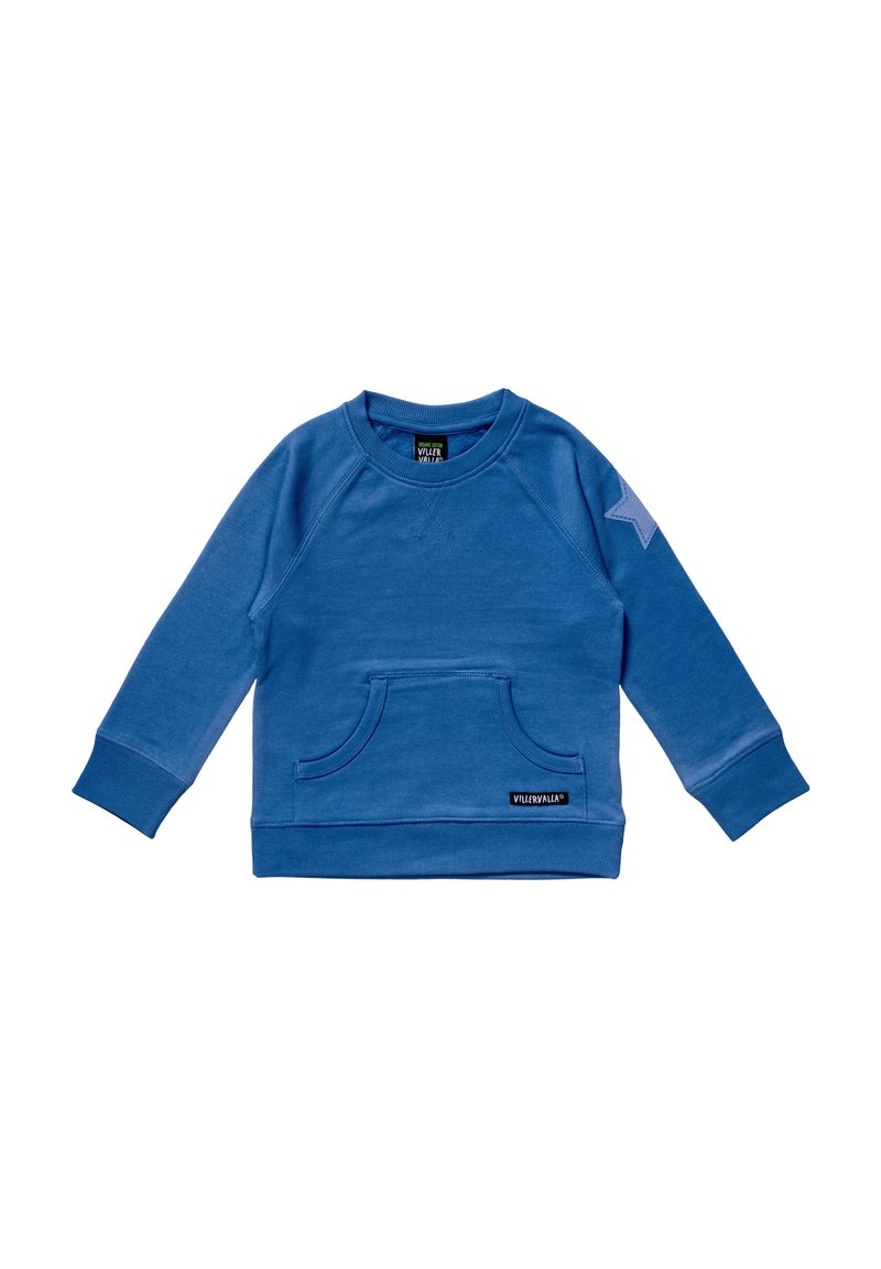 Blauwe kinderhoodie met lange mouwen, voorzak, geribde manchetten, een sterrenpatch op de linker mouw en het VILLERVALLA-merklabel.