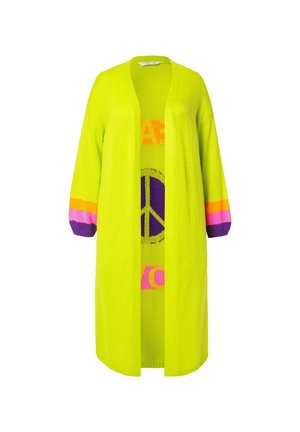 Cardigan jaune vif à front ouvert, manches lâches avec des rayures violettes et roses, arborant un symbole de paix et le texte "LOVE" dans des couleurs vives.