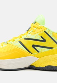 New Balance TWO WXY V5 UNISEX - Obuća za košarku - lemon zest