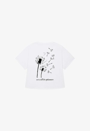 Biela tričko s čiernym grafickým motívom púpavy na chrbte, s textom "budeme efemérni" pod dizajnom. Krátke rukávy, voľný strih.