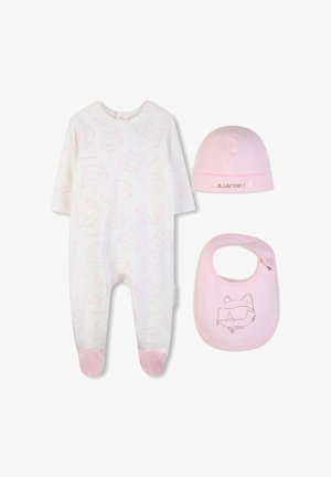 Body bianco con una tenue stampa di gattini rosa, polsini rosa, bavetta coordinata rosa con disegno di gatto e berretto rosa con ricamo del logo.