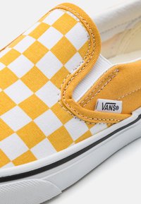 Vans CLASSIC SLIP-ON UNISEX - Obuća za navlačenje - golden glow