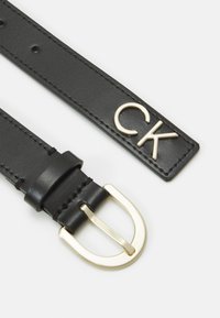 Calvin Klein RE LOCK  - Öv - black