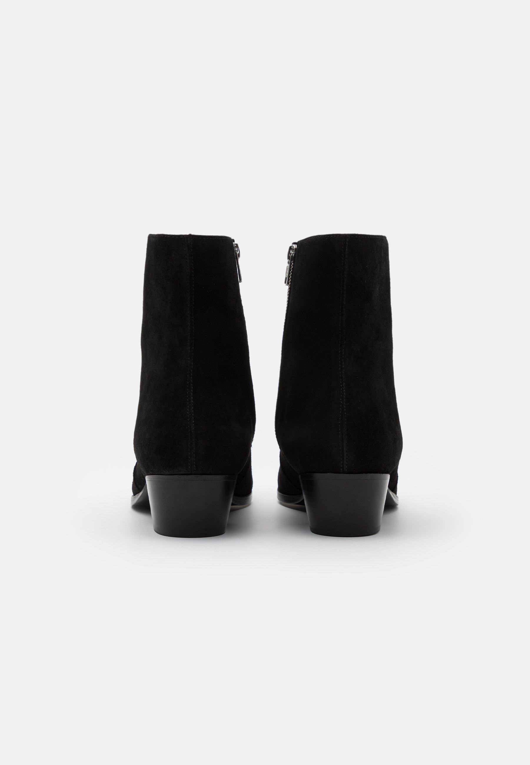 everyday black boots