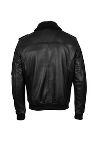 Chaqueta de cuero negra con un cuello de borreguito, puños acanalados y un diseño ajustado. Presenta costuras visibles y hombreras.