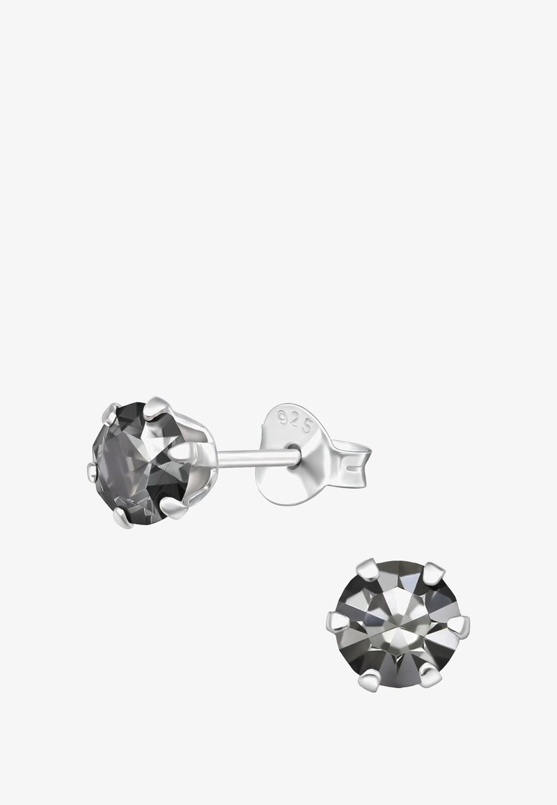 Sterling zilveren stud oorbellen met ronde, grijze edelstenen met een faceted snede, gezet in zespuntsinstellingen, gepolijste afwerking.