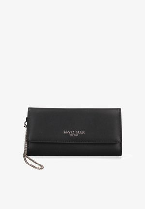 Schwarze Marc Ellis Brieftasche aus Leder mit silberner Kette und Logoschriftzug, rechteckige Form und Klappenverschluss.