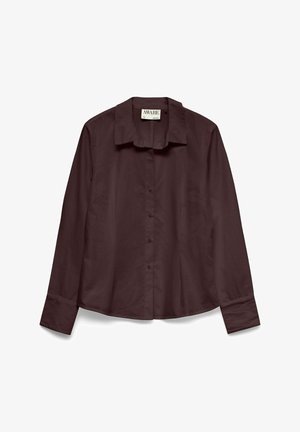 Chemise bordeaux à manches longues, boutonnée, en tissu lisse avec un col pointu et une coupe décontractée, dotée d'une patte de boutonnage et de poignets.