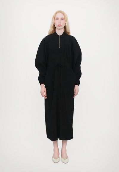 Henrik Vibskov TOUR DRESS - Maxikjoler - black