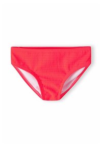 Culotte bikini fucsia brillante con tessuto strutturato, caratterizzata da un vita alta e ritagli laterali che rivelano una fodera bianca a contrasto.