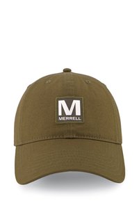 Olivgrüne Baseballmütze mit einem gestickten Logo-Patch in Weiß und Grün, auf dem der Buchstabe "M" und der Text "MERRELL" zu sehen sind. Aus Baumwollstoff.