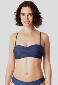 Marine bandeau bikini top met gedraaide voorkant en verstelbare spaghettibandjes; soepele textuur. Bijpassende bikini_bottom maakt de set compleet.