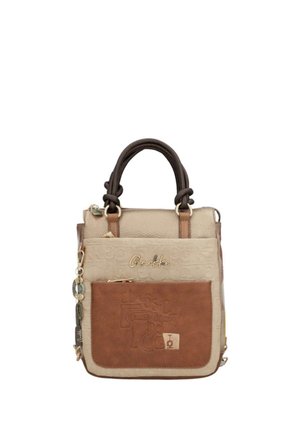 Borsa beije e marrone con manici superiori, tasca frontale con zip, motivi in rilievo e nome del marchio dorato "Anekke" su pelle strutturata.