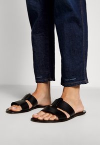 CLOSED Vaqueros rectos - dark blue