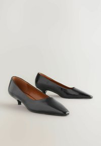 REGULAR FIT FOREVER COMFORT POINT CHISEL TOE  - Escarpins - black