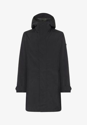 Musta vedenpitävä takki, jossa on korkea kaulus, säädettävä huppu ja resorit hihansuissa. Siinä on tyylikäs, minimalistinen muotoilu ja sileä pinta.