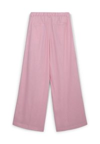 Pantaloni rosa a gamba larga con una fascia elastica in vita e due tasche posteriori. Tessuto morbido e liscio; senza motivi visibili o dettagli in metallo.