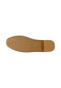Tan platte schoenen met een soepele zool en een gevel van ruitpatroon, ronde teen en een gestructureerde hak voor extra grip.