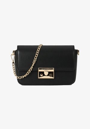 Schwarze Leder-Umhängetasche mit goldener Kettenriemen und goldener rechteckiger Schnalle, auf der der Markenname "Seidenfelt" eingraviert ist.