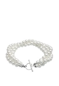 Bracelet en perles blanches comprenant plusieurs brins, fermoir tournant en argent, texture lisse et perles sphériques uniformes.