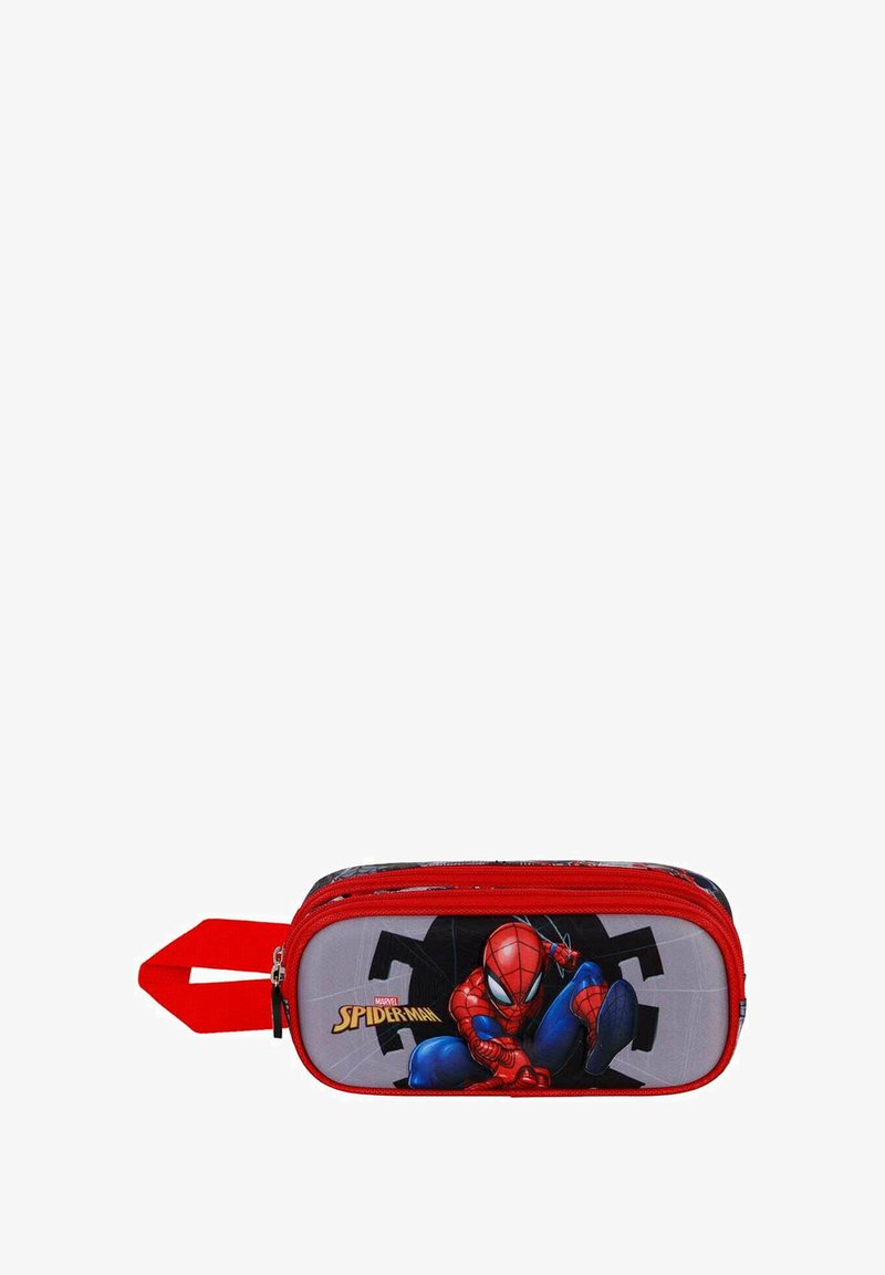 Trousse à crayons rouge zippée avec un graphique de Spider-Man sur un fond gris avec des accents noirs. Comprend une poignée latérale pour un transport facile.