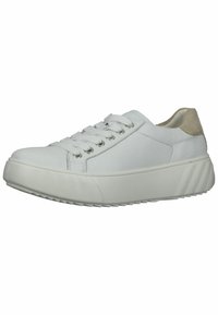 Baskets blanches en cuir avec une tige texturée, des lacets plats, un accent en daim sur le talon et une semelle en caoutchouc épaisse avec de subtiles rainures.
