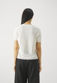 WEEKEND MaxMara Jednoduché tričko - white