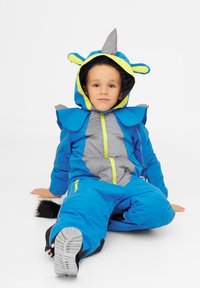 Blå och grå barnsnödräkt med huva, med gråa taggdesign, färgglada detaljer och svart pälsstjärt.