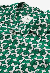 Next GEO SHORT SLEEVE - REGULAR FIT - Košeľa - green