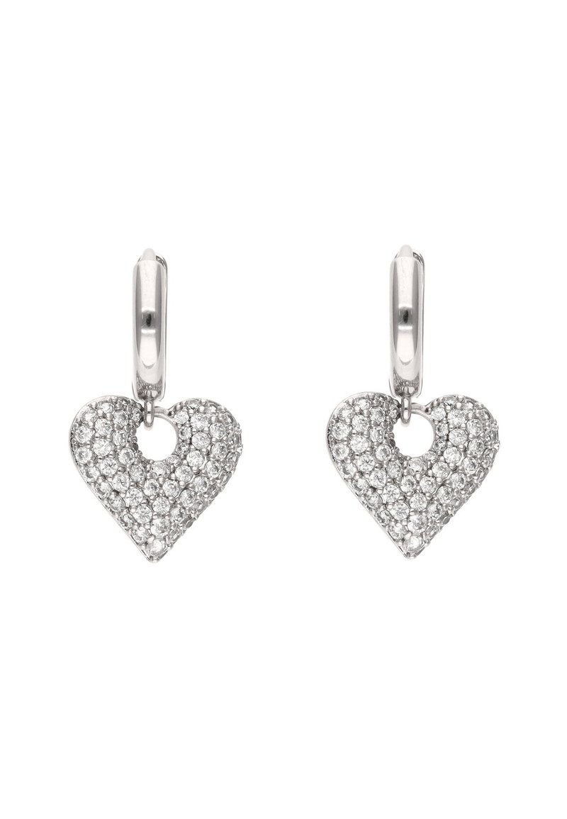 Stříbrné náušnice ve tvaru srdce zdobené malými průhlednými kamínky, s vyřezávaným středem a pevnou kruhovou sponou.