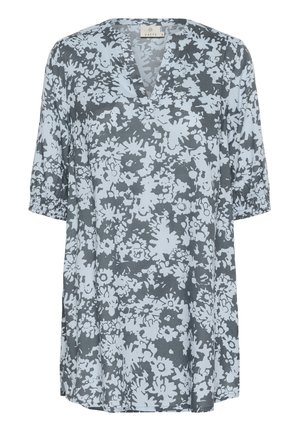 Bluzka w kwiatowy wzór w odcieniach szaro-niebieskich, z dekoltem w serek, ¾ rękawami i luźnym krojem z marszczonymi mankietami. Wykonana z lekkiego materiału.