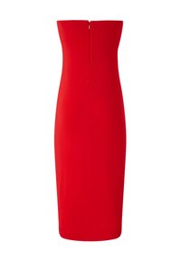 Crvena, uska haljina bez naramenica s rubom do koljena, s patentnim zatvaračem na leđima i nabranim detaljima. Glatka tekstura materijala.