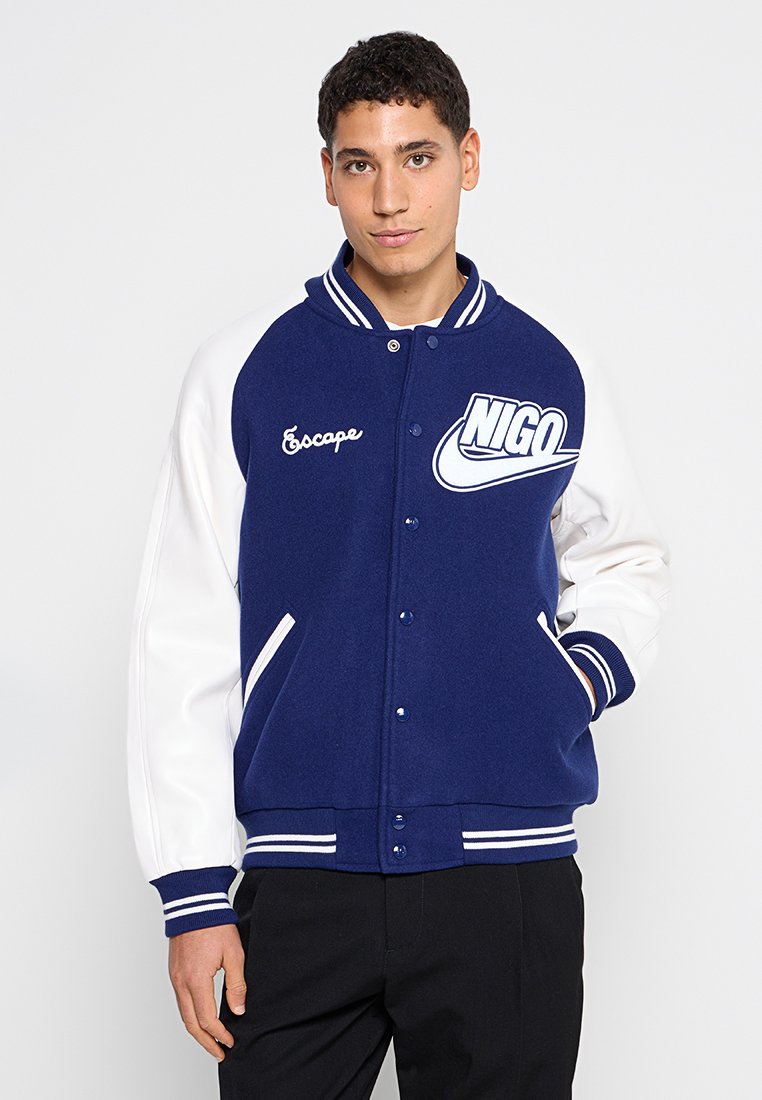 Nike Sportswear Bomberjacks wit