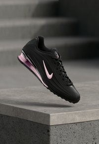 Unausgewählt, black/pink foam/off noir