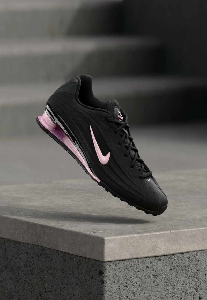 SHOX Z black/pink foam/off noir/black