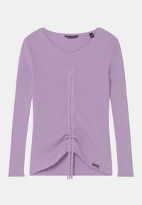 Haut lilas à manches longues en ribbé avec un décolleté en V et un cordon de serrage en bas. Texture douce avec un accent logo en bas à droite.