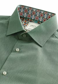 Next TEXTURED TRIMMED REGULAR FIT SINGLE CUFF - Skjorta - dark green