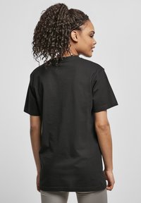 Mister Tee PRAY EMB - Jednoduché tričko - black