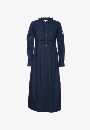 Granatowa sukienka z długim rękawem, zapinana na guziki z falbankowym kołnierzem i podkreśleniem talii. Wykonana z teksturowanej tkaniny o płynnej sylwetce.