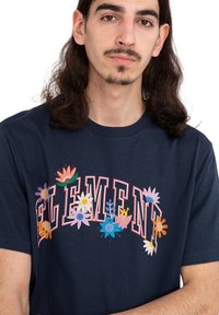 Element IN BLOOM - Camiseta estampada - blue
